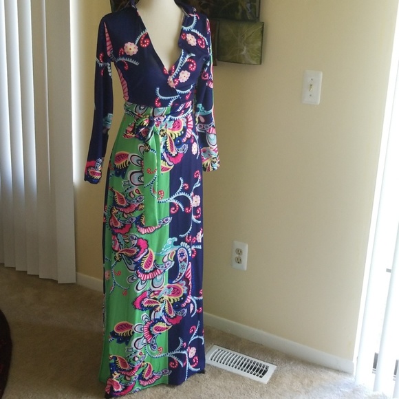 Dresses & Skirts - Paisley Print Maxi Dress